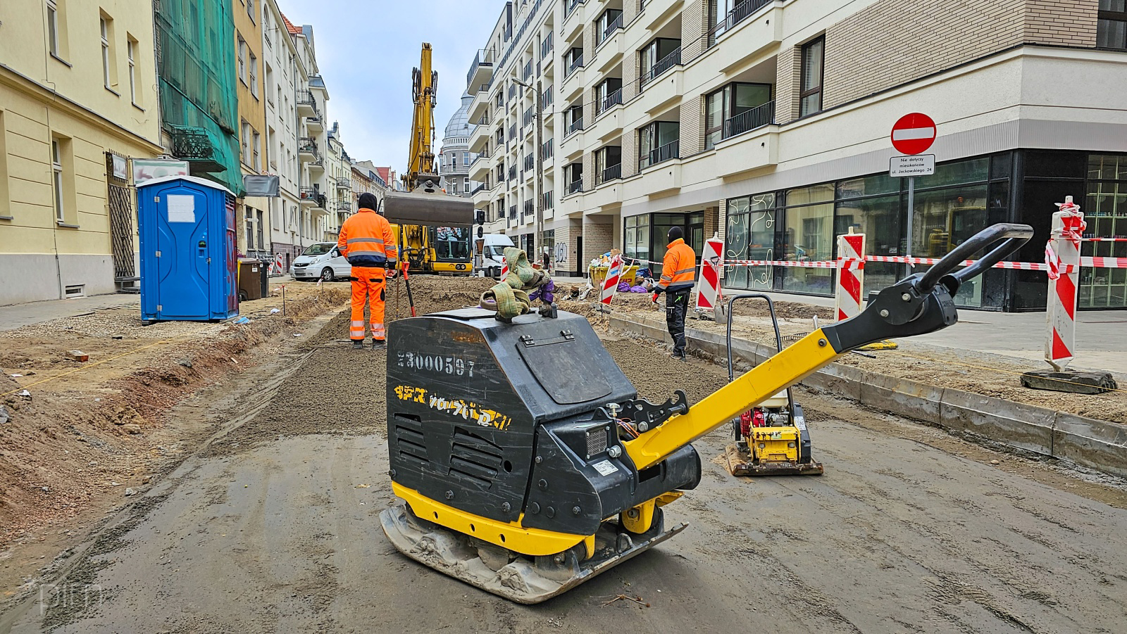 Film pokazuje prace budowlane na ulicy Wawrzyniaka, do tego wizualizację tego, jak będzie wyglądała po ich zakończeniu.